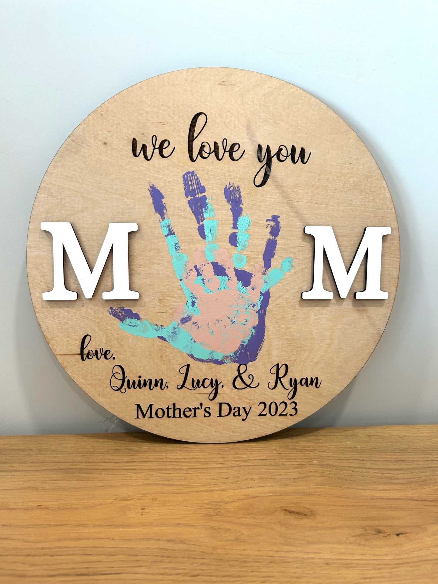 DIY M O M Handprint Round