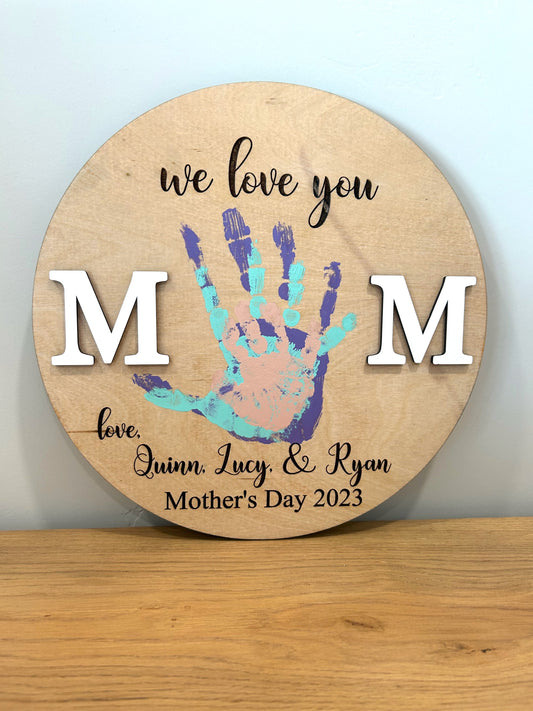 DIY M O M Handprint Round